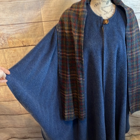 Peter James Wool Mohair Cape with Attached Scarf Blue O/S - Picture 4 of 11